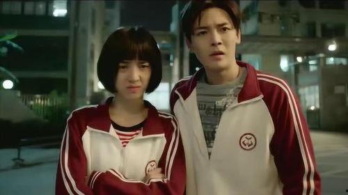 吃瓜女生和男生姐姐,吃瓜女生与男生姐姐的趣味互动